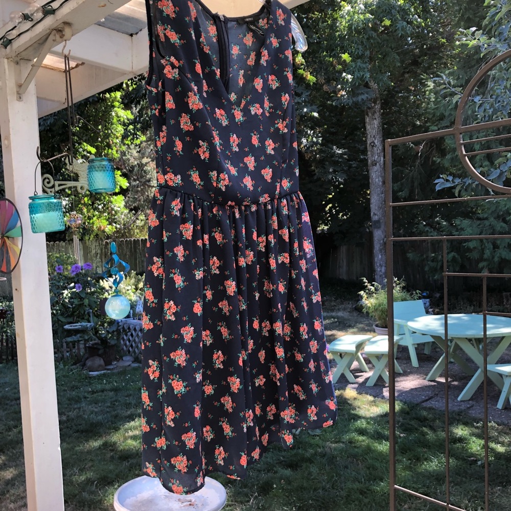 Forever 21 Navy Floral Summer Dress Sz. Sm